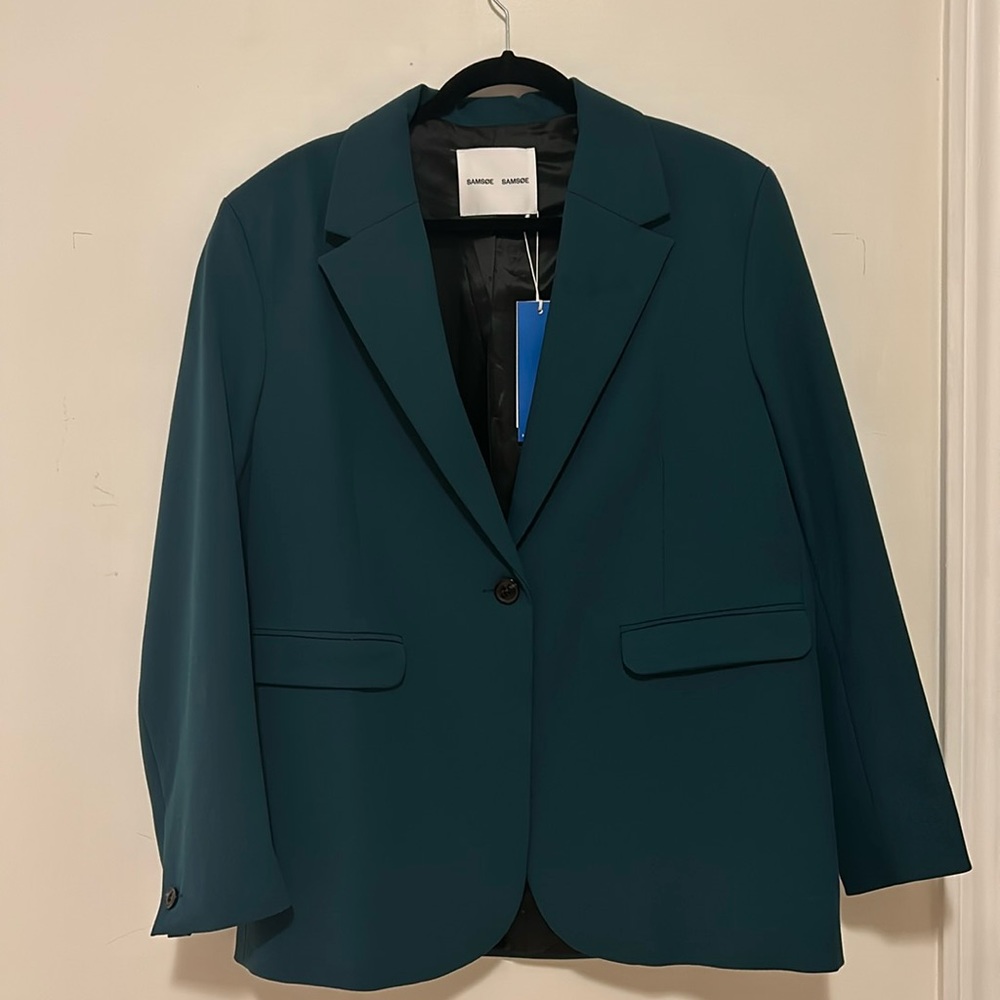 Gorgeous Samsoe oversized blazer (small) never worn. Rich blue-green color.